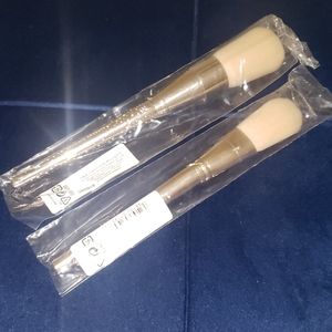 Bare minerals brush